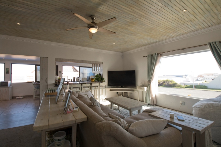 4 Bedroom Property for Sale in Outeniqua Strand Western Cape